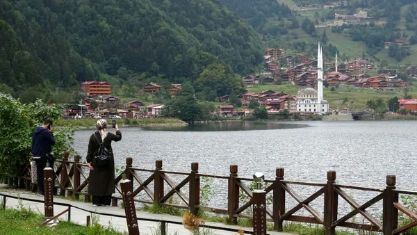 1616132317176.jpg Kimseyle görüşmüyorlar! 'Kırmızı' kentin tek 'mavi' ilçesi! - 3