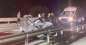 Kütahya’da otomobil TIR’a çarptı: 1 ölü