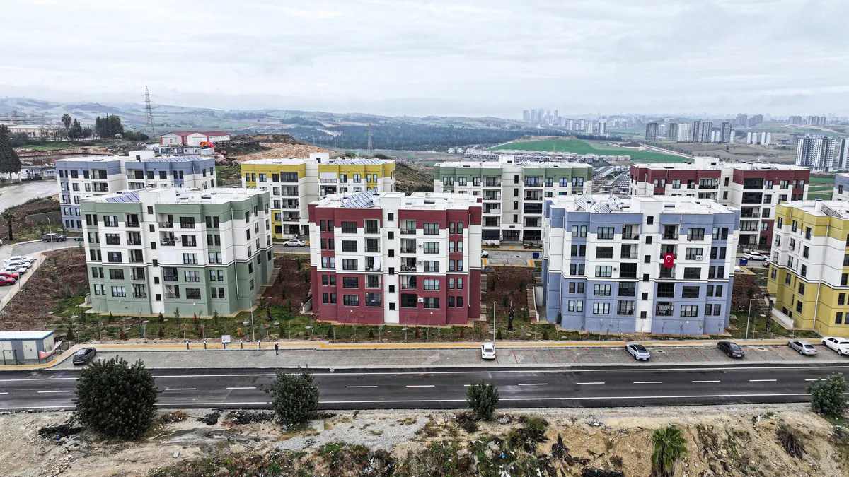 tokiden-istanbul-ankara-dahil-45-ilde-yeni-proje-343-arsa-satisa-cikiyor-1780820156870.jpg Arsa satışları 24 ve 25 Haziran tarihlerinde yapılacak (Fotoğraf: A Haber)