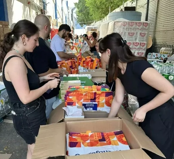 1697373901902.jpg İşgalci İsrail askerine Mc Donald's sonrası Carrefour'dan da destek! "Bu daha başlangıç" diyerek yüzlerce gıda çantası gönderdiler... - 3