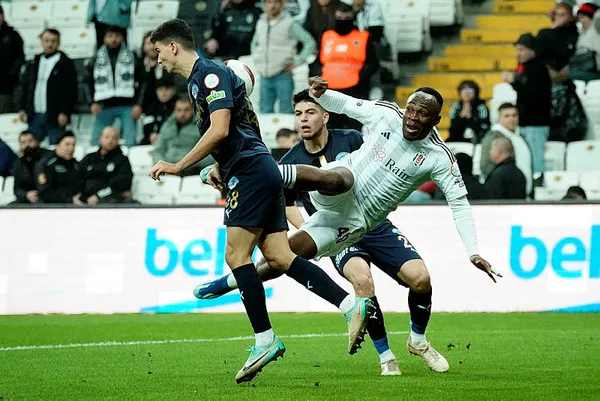 canli-besiktas-kasimpasa-canli-anlatim-besiktas-kasimpasa-maci-ilk-11leri-1704478634473.jpg Kartal yuvasında yara aldı! Beşiktaş 1-3 Kasımpaşa (MAÇ SONUCU) - 2