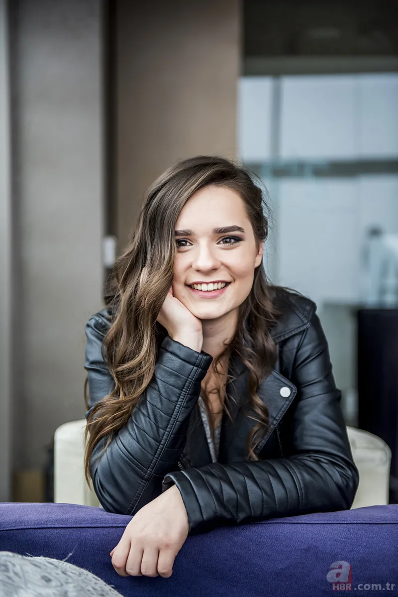 EDHO'nun yıldızı Ece Hakim Harvard Üniversitesi'nden mezun oldu! 6