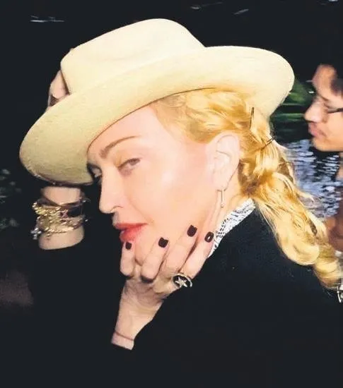 Madonna’nın Türk takıntısı! Yüzüğü parmağından çıkarmıyor