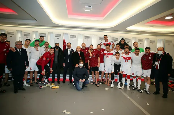 SON DAKİKA: Başkan Erdoğan Hollanda’yı yenen A Milli Takım’ı tebrik etti