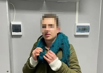 Eşinin kılığına girip ülkeyi terk etmeye çalıştı! Ukrayna'dan ilginç görüntüler