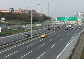 Tatilin ilk gününde yollar boş kaldı! Yoğunluk yüzde 2'ye kadar düştü