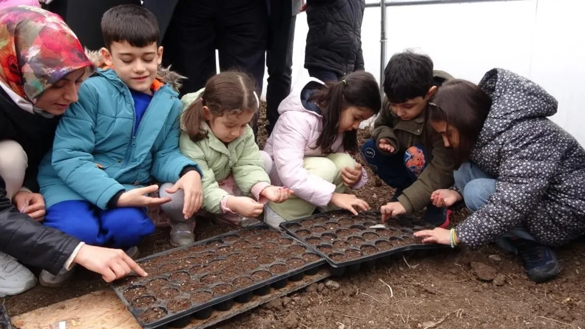 Yozgat'ta ata tohumları ana okulunda toprakla buluştu