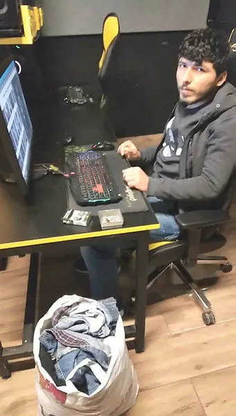 Koronavirüs tedbirlerine rağmen oyun partisi düzenleyen gamerlara ceza yağdı - 4