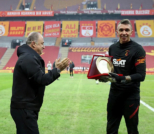 Fernando Muslera Galatasaray'da bir ilki gerçekleştirdi - 1