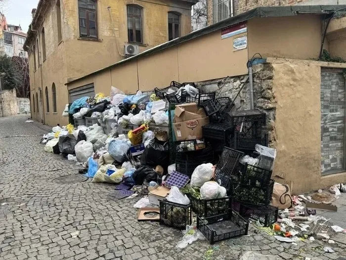 Beşiktaş’ta esnafa vergi işkencesi! Yeni katı atık tarifesi çileden çıkarttı