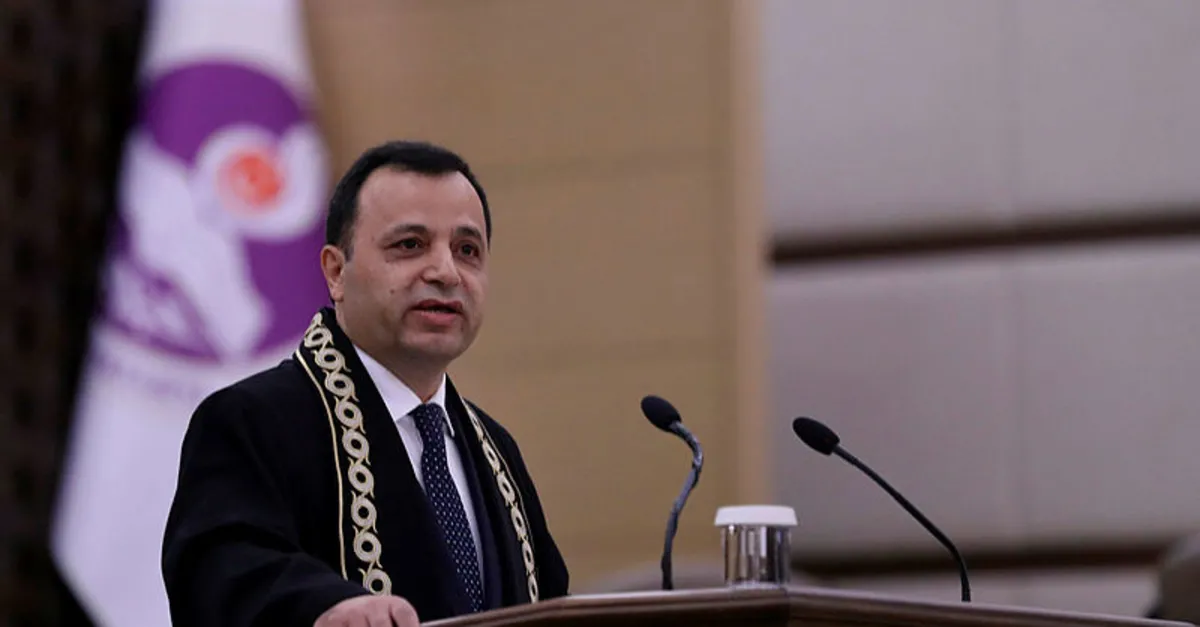 Zühtü Arslan yeniden AYM Başkanı