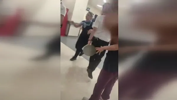 son-dakika-konya-sehir-hastanesinde-vahset-doktor-ve-saldirgan-hayatini-kaybetti-1657111699640.jpg Son dakika: Konya Şehir Hastanesi'nde vahşet! Doktor ve saldırgan hayatını kaybetti - 3