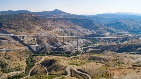 Türkiye’nin en yüksek ayaklı viyadüğü trafiğe açılıyor