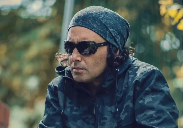 killa-hakan-oldu-mu-son-dakika-killa-hakana-ne-oldu-saglik-durumu-nasil-hastaligi-nedir-neden-yogun-bakima-kal-1654331291351.jpg Killa Hakan öldü mü son dakika! Killa Hakan'a ne oldu, sağlık durumu nasıl, hastalığı nedir, neden yoğun bakıma kaldırıldı? - 1