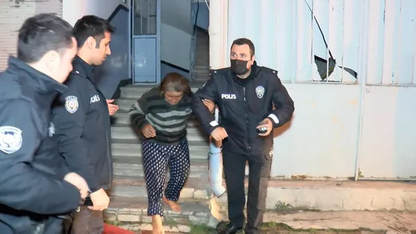 1648436946807.jpg Fatih'te korkutan yangın! İtfaiye ekipleri 4 kişi ile 6 yavru kediyi kurtardı - 2