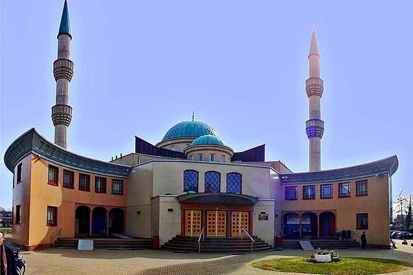 Hollanda’da camilere alçak saldırı! Mektuplarda Hz. Muhammed’e hakaret...