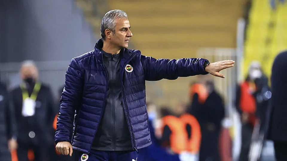 Fenerbahçe'de 3 koldan transfer hamlesi! 2 milli yıldız için devre arası kritik hamle