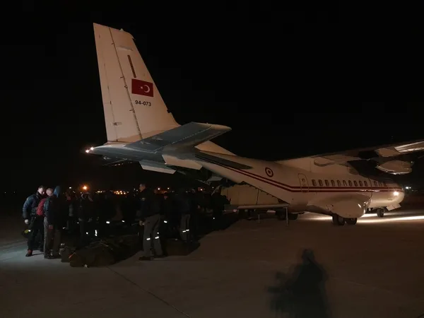 Litvanya arama kurtarma ekibi İstanbul'a getirildi - 3
