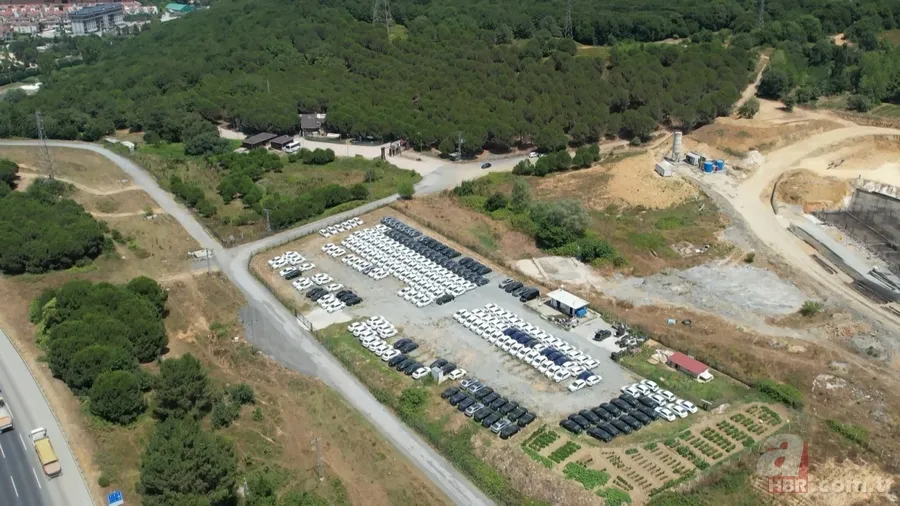 İstanbul'da sıfır otomobil sorunu yaşanırken çileden çıkaran görüntüler! Stok araçlar böyle bekletiliyor 8