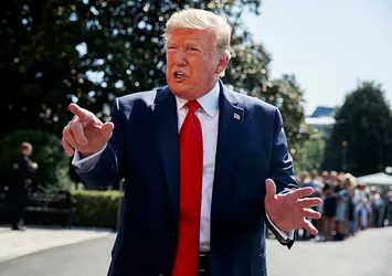 Trump Hollywood'u bombardımana tuttu