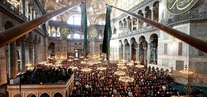 Vatandaş Ayasofya-i Kebir Cami-i Şerifi’ne akın etti