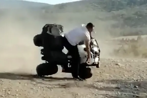 sinopta-babasinin-atv-kazasini-goruntuledi-eglenceli-anlar-kazayla-sonuclandi-1662962887108.jpg Sinop’ta babasının ATV kazasını görüntüledi! Eğlenceli anlar kazayla sonuçlandı - 3