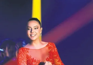 Ebru Gündeş'ten arka arkaya 7 konser