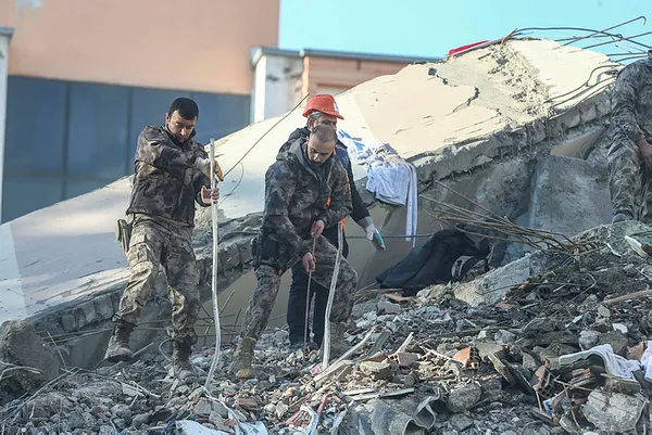 Son dakika: Dakika dakika yüzyılın depremi! İşte yaşanan tüm gelişmeler! A Haber felakete böyle yakalandı