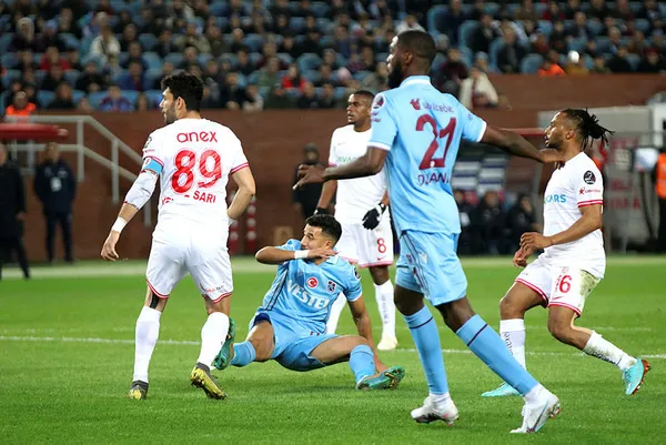 Trabzonspor Fraport TAV Antalyaspor’u 2-0 mağlup etti