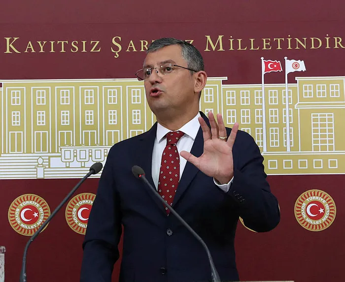Özgür Özel'in depremzede iddialarına Bakan Özhaseki'den yanıt: İspat edin - 1