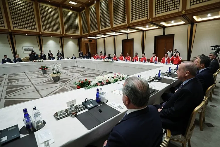 Başkan Erdoğan 12 Dev Adam’ı kabul etti