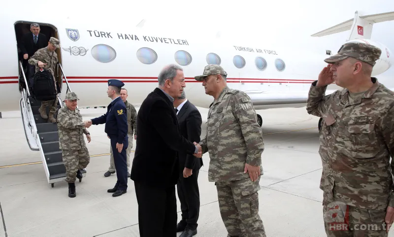 Bakan Akar ve komutanlar sınırın sıfır noktasında 6