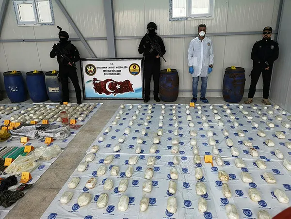 PKK'nın cephane sevk ağı çökertildi! Beşiktaş'a patlayıcı götürenler yakalandı... - 7