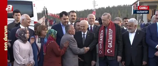 Başkan Erdoğan’dan deprem bölgesindeki köy evlerinin teslim töreninde çiftçilere 10 yeni müjde
