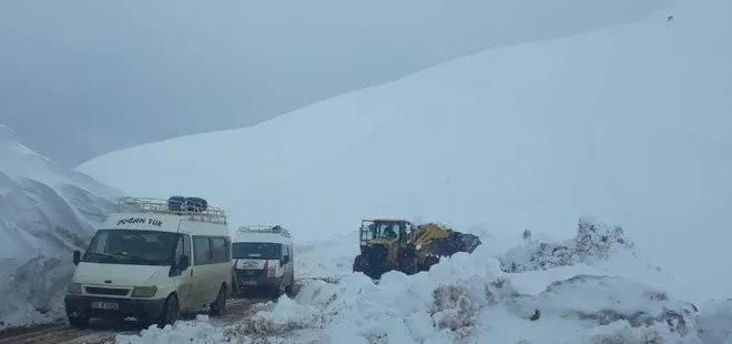 Siirt Pervari’de karda mahsur kalan 40 kişi kurtarıldı
