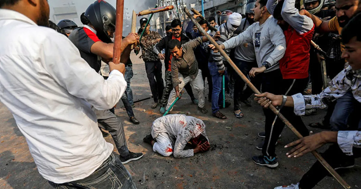Hindistan'da eziyet sürüyor! Faşist çeteler Müslümanları hedef aldı: 37 ölü | VİDEO