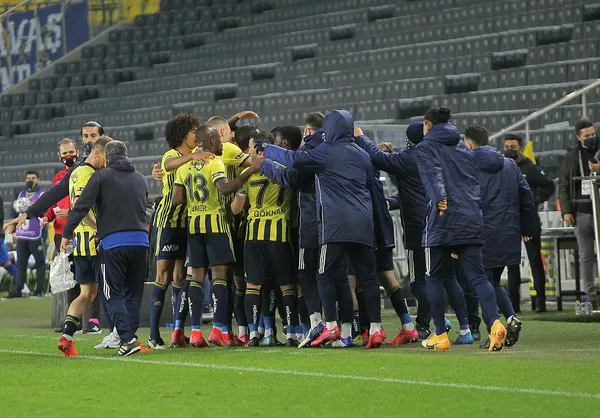 Emre Belözoğlu Fenerbahçe’de galibiyetle başladı! Fenerbahçe 1-0 Denizlispor MAÇ SONUCU ÖZET