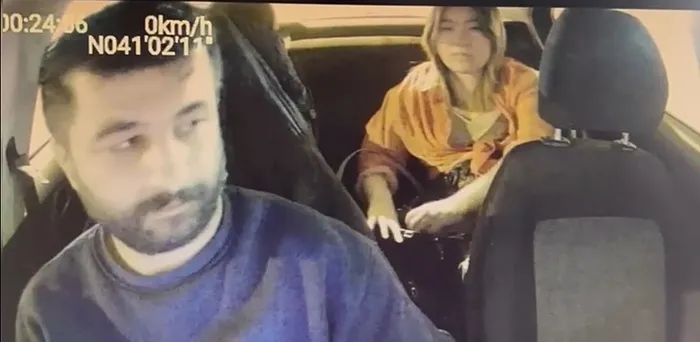 cinli-turisti-58-bin-lira-dolandirdi-taksicinin-26-suc-kaydi-cikti-o-anlar-kamerada-1743145600539.jpeg Taksici Çinli turisti aracıyla böyle gezdirdi. (DHA)