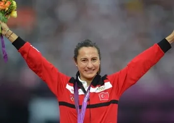 Aslı Çakır spor müsabakalarından ömür boyu men edildi