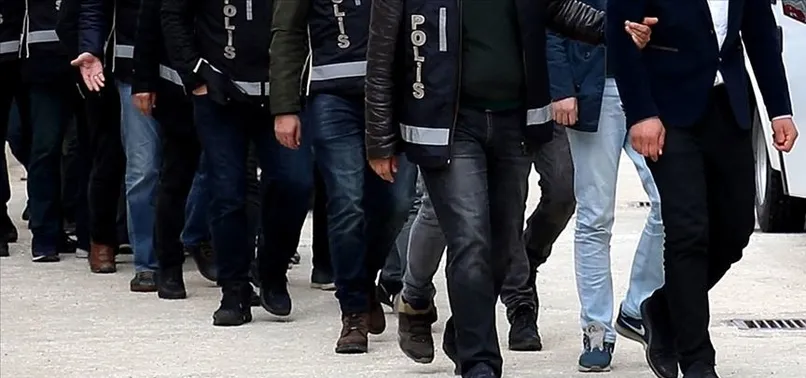 Son dakika: İzmir'de FETÖ operasyonu! 17 şüpheli örgüt evinde yakalandı