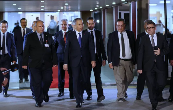 İçişleri Bakanı Ali Yerlikaya’dan yaralı polislere ziyaret! Başkan Erdoğan yaralı polislerle görüştü