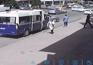 Yayaya yol vermek isterken arkadan gelen araçlar çarptı