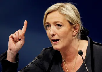 Le Pen'e 30 bin avro para cezası