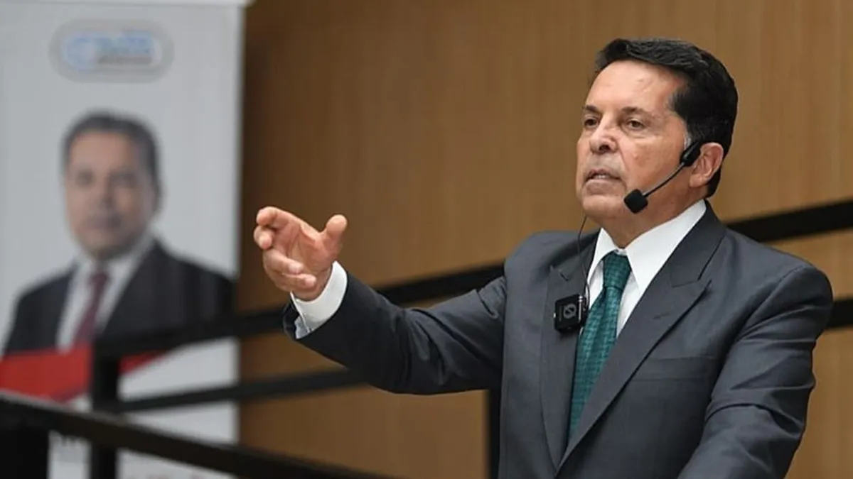 Ahmet Özer'in Esenyurt Belediyesi'ndeki 7 akrabasının işine son verildi