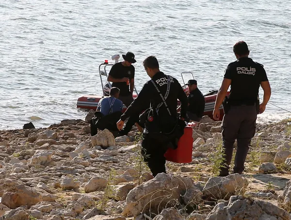 Yangına müdahale eden helikopter baraja düştü! Arama kurtarma çalışmalarında acı haber geldi