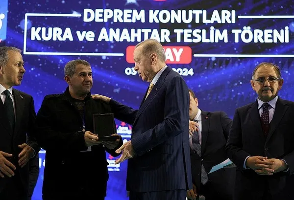 anahtarlar-bizzat-baskan-erdoganin-elinden-deprem-konutlari-hak-sahiplerine-teslim-edildi-hataya-2-yeni-hastan-1706976188903.jpeg