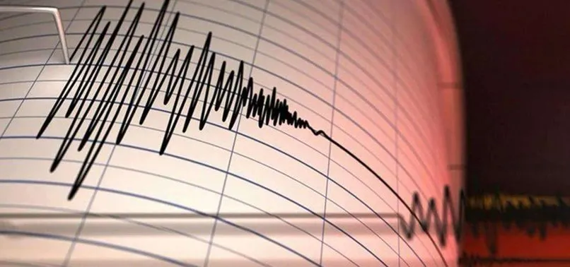 Endonezya'da 6,2 büyüklüğünde deprem