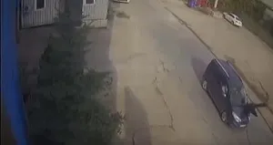 Karşıdan karşıya geçmek isterken araba çarptı