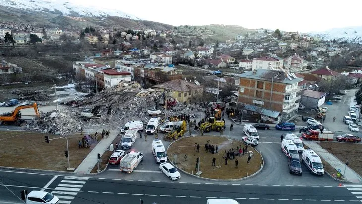 Depremin vurduğu Elazığ ve Malatya’da yıkımın boyutu gün ağarınca ortaya çıktı! İşte son durum