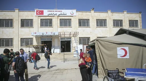 Son dakika: Cerablus Devlet Hastanesinde canlı bomba yakalandı - 1